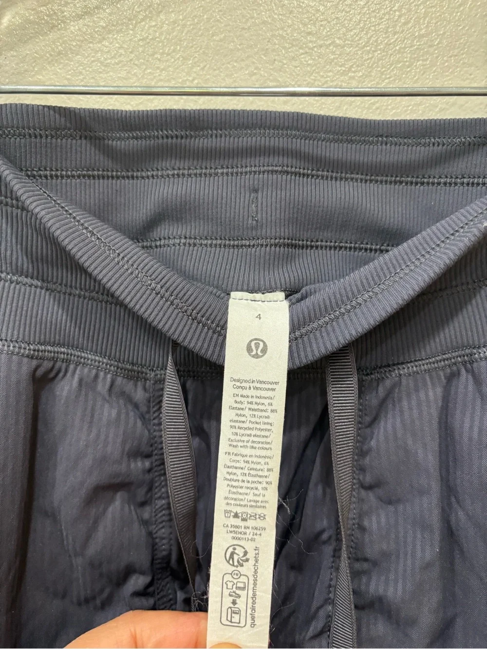Lululemon Dance Studio Mid Rise Navy Blue Pants Women’s Size 4